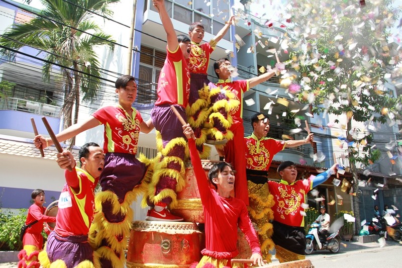 Người Sài Gòn múa lân, rồng cầu tài lộc đầu năm mới - ảnh 2